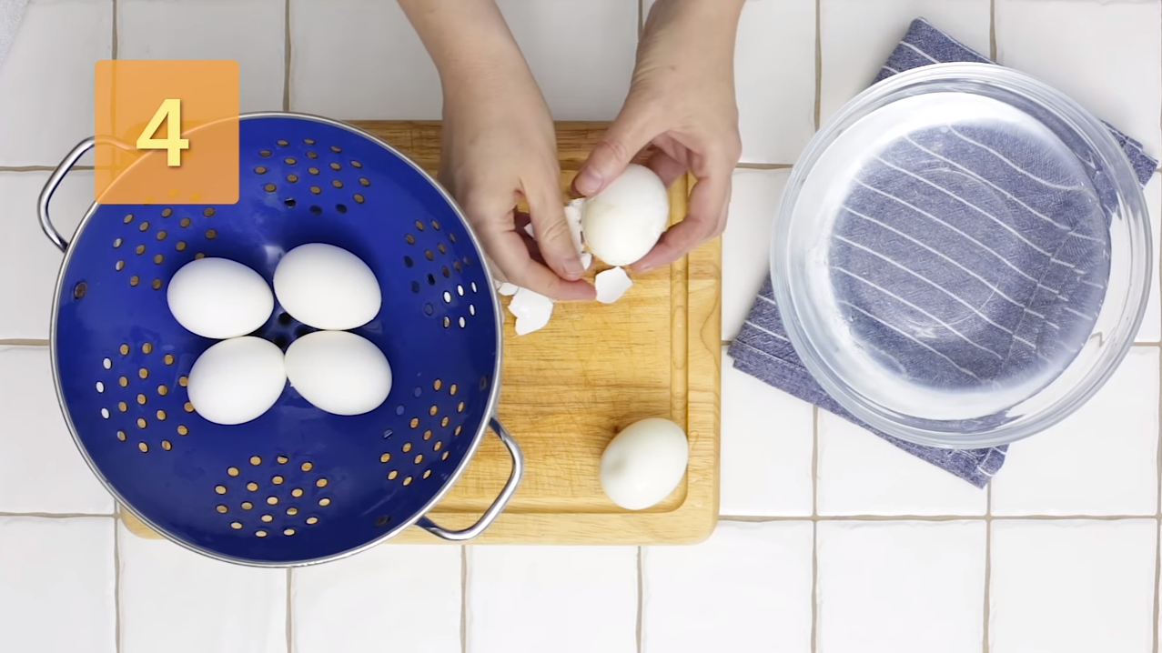 Comment cuire un œuf dur ? (+ la technique géniale pour écaler un oeuf) -  Cuisine Actuelle
