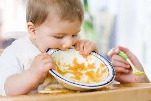 Fondation OLO | Comment savoir si bébé mange assez?